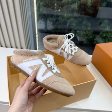 G000所见即所得秀场上推出的 LV Footprint Soccer 芭蕾运动鞋是 Pharrell Williams G000所见即所得秀场上推出的 LV Footprint Soccer 芭蕾运动鞋是 Pharrell Williams