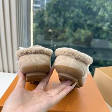 G000所见即所得秀场上推出的 LV Footprint Soccer 芭蕾运动鞋是 Pharrell Williams G000所见即所得秀场上推出的 LV Footprint Soccer 芭蕾运动鞋是 Pharrell Williams
