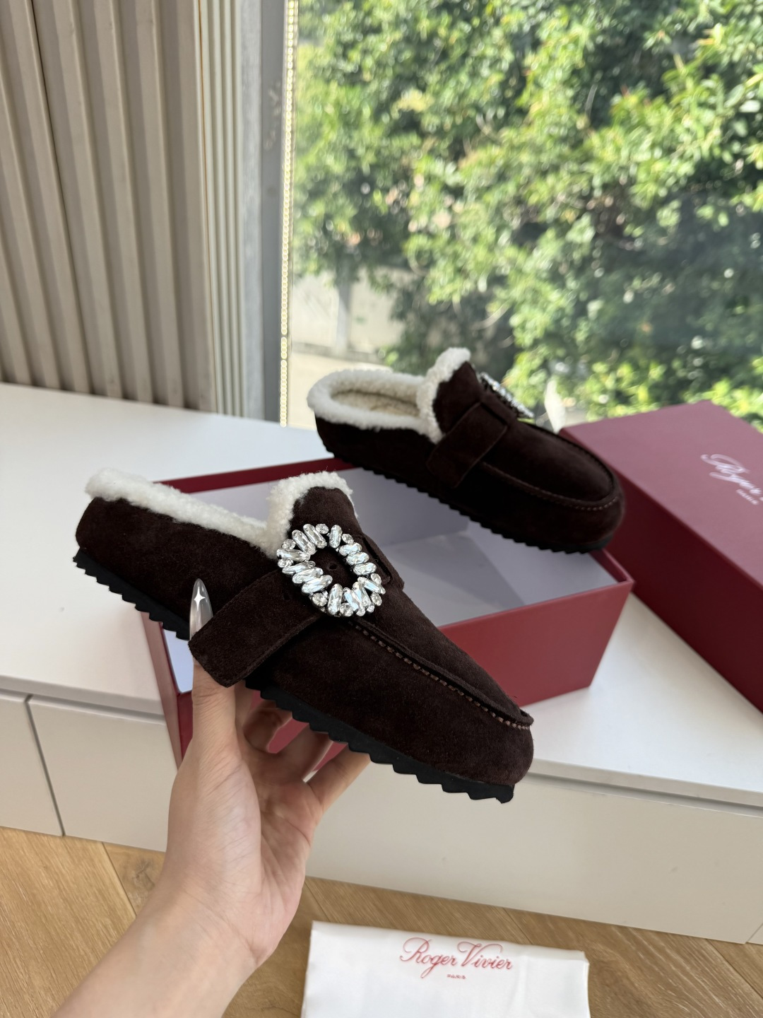 G021所见即所得Roger Vivier/ RV新品雪地靴对是你鞋柜中不可缺少的时髦担当融合了复古与现代的元素鞋面上那