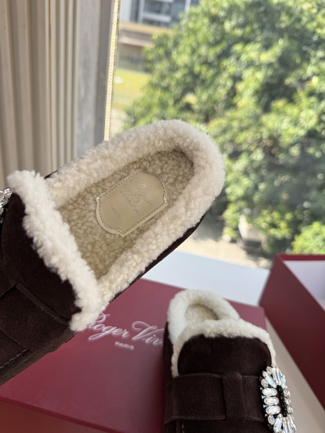 G021所见即所得Roger Vivier/ RV新品雪地靴对是你鞋柜中不可缺少的时髦担当融合了复古与现代的元素鞋面上那