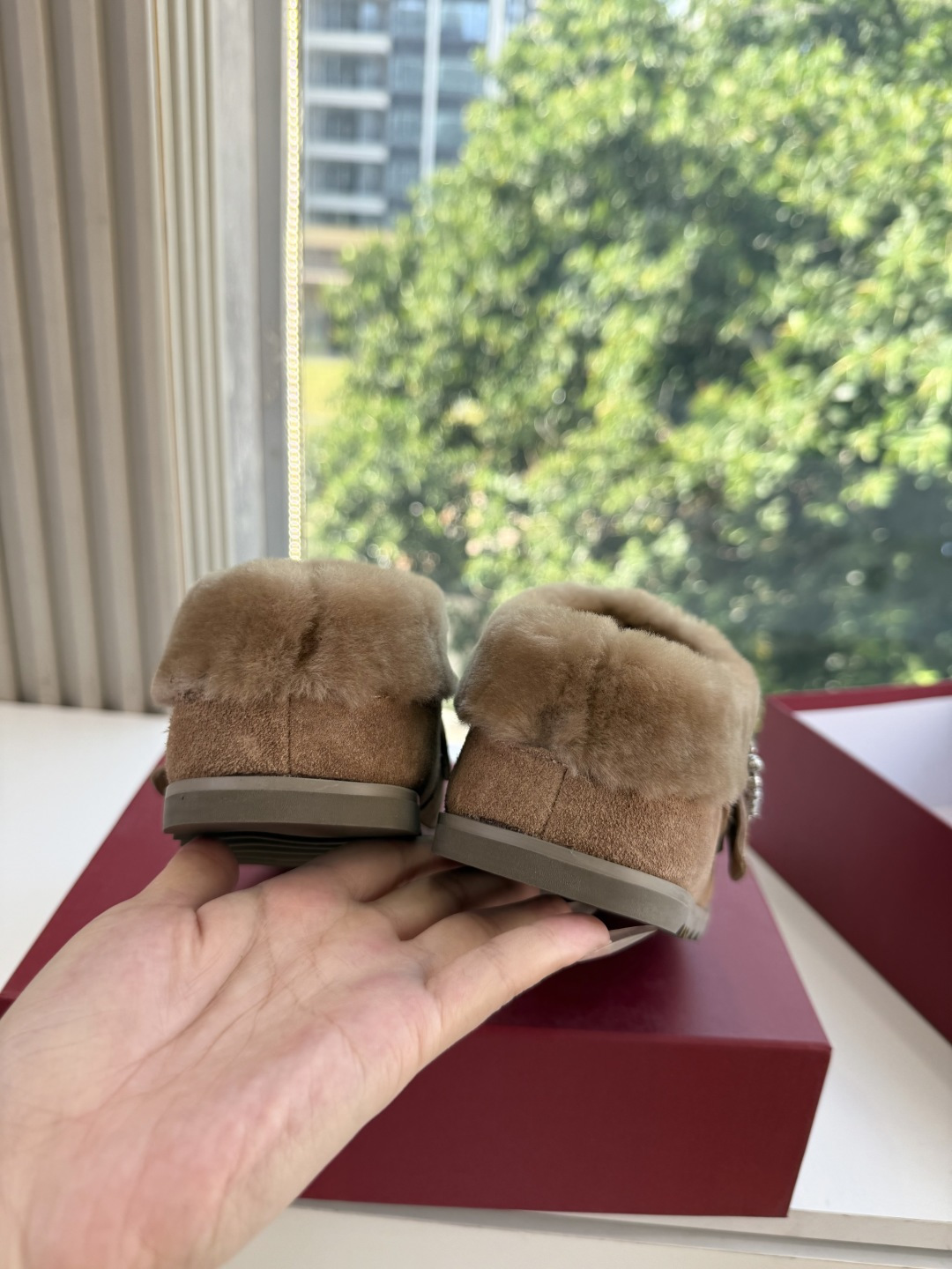 G021所见即所得Roger Vivier/ RV新品雪地靴对是你鞋柜中不可缺少的时髦担当融合了复古与现代的元素鞋面上那