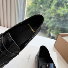 G288隐形内增高Saint Lauren*YSL圣罗兰新品YSL情侣系列乐福鞋小logo乐福鞋半拖标志性的小logo是 G288隐形内增高Saint Lauren*YSL圣罗兰新品YSL情侣系列乐福鞋小logo乐福鞋半拖标志性的小logo是