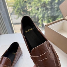 G288隐形内增高Saint Lauren*YSL圣罗兰新品YSL情侣系列乐福鞋小logo乐福鞋半拖标志性的小logo是 G288隐形内增高Saint Lauren*YSL圣罗兰新品YSL情侣系列乐福鞋小logo乐福鞋半拖标志性的小logo是