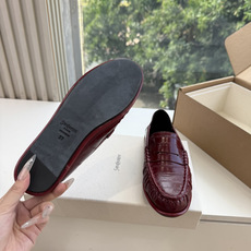 G288隐形内增高Saint Lauren*YSL圣罗兰新品YSL情侣系列乐福鞋小logo乐福鞋半拖标志性的小logo是 G288隐形内增高Saint Lauren*YSL圣罗兰新品YSL情侣系列乐福鞋小logo乐福鞋半拖标志性的小logo是
