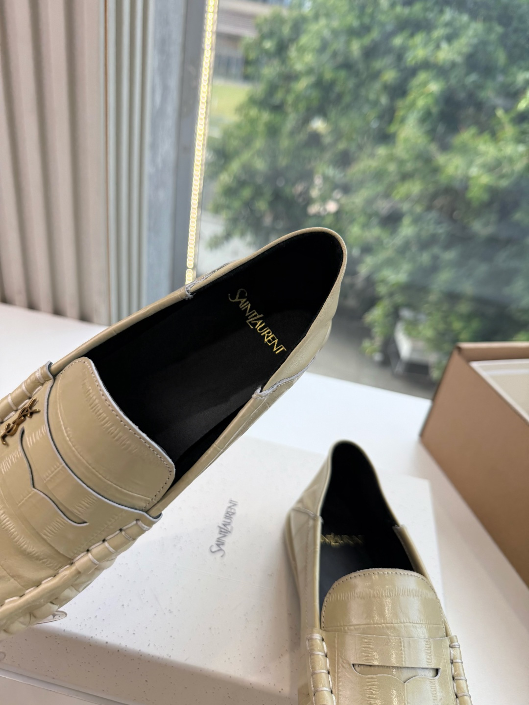 G288隐形内增高Saint Lauren*YSL圣罗兰新品YSL情侣系列乐福鞋小logo乐福鞋半拖标志性的小logo是 G288隐形内增高Saint Lauren*YSL圣罗兰新品YSL情侣系列乐福鞋小logo乐福鞋半拖标志性的小logo是