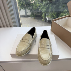 G288隐形内增高Saint Lauren*YSL圣罗兰新品YSL情侣系列乐福鞋小logo乐福鞋半拖标志性的小logo是 G288隐形内增高Saint Lauren*YSL圣罗兰新品YSL情侣系列乐福鞋小logo乐福鞋半拖标志性的小logo是