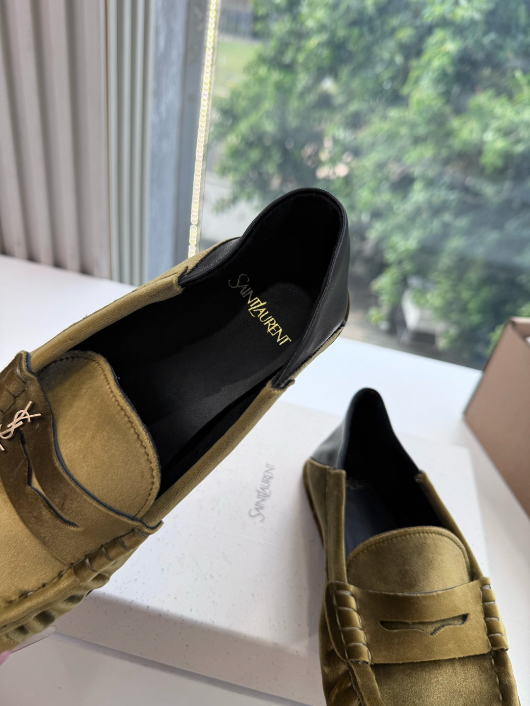 G288隐形内增高Saint Lauren*YSL圣罗兰新品YSL情侣系列乐福鞋小logo乐福鞋半拖标志性的小logo是 G288隐形内增高Saint Lauren*YSL圣罗兰新品YSL情侣系列乐福鞋小logo乐福鞋半拖标志性的小logo是