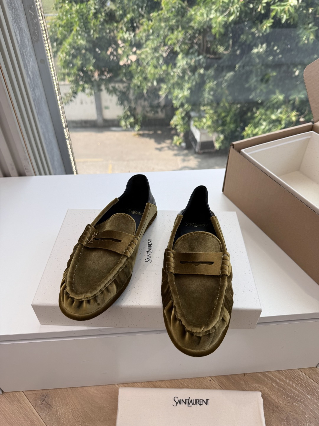 G288隐形内增高Saint Lauren*YSL圣罗兰新品YSL情侣系列乐福鞋小logo乐福鞋半拖标志性的小logo是 G288隐形内增高Saint Lauren*YSL圣罗兰新品YSL情侣系列乐福鞋小logo乐福鞋半拖标志性的小logo是