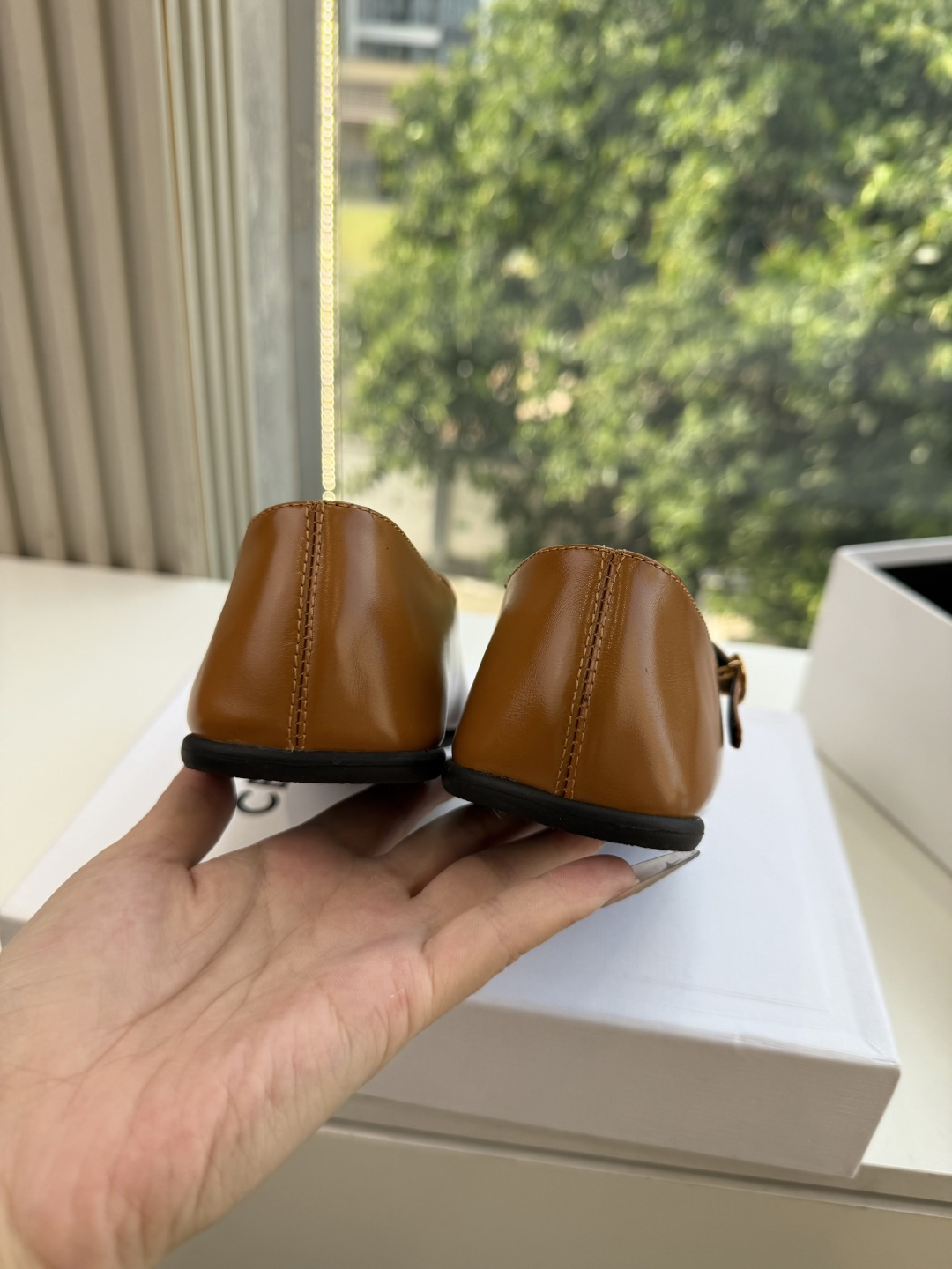 G339CELINE 赛琳 最新 Les系带英塞琳玛丽珍鞋简单舒服，干净利落，增高显腿细，无论是单穿还是搭配阔腿裤，高街