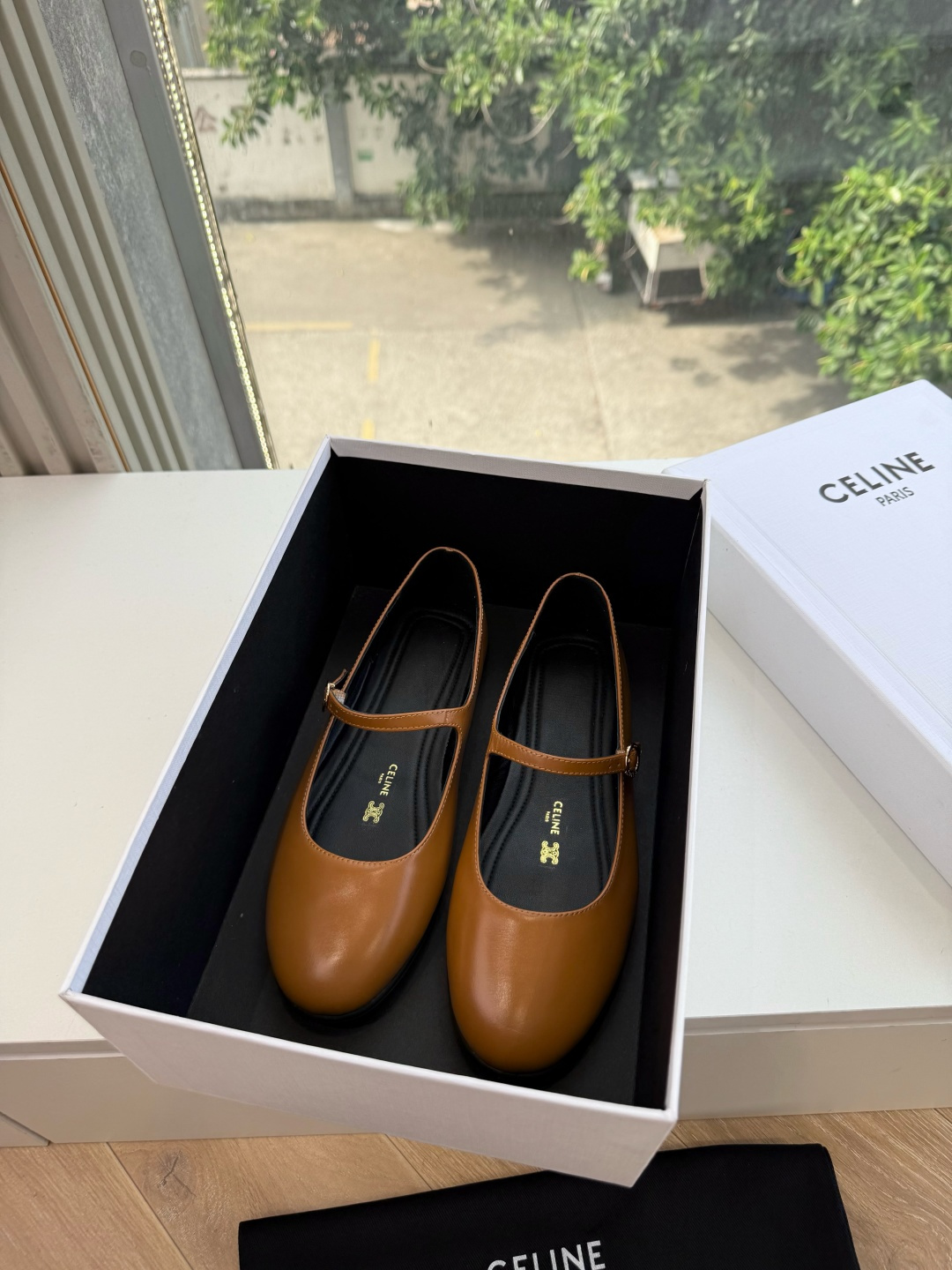 G339CELINE 赛琳 最新 Les系带英塞琳玛丽珍鞋简单舒服，干净利落，增高显腿细，无论是单穿还是搭配阔腿裤，高街