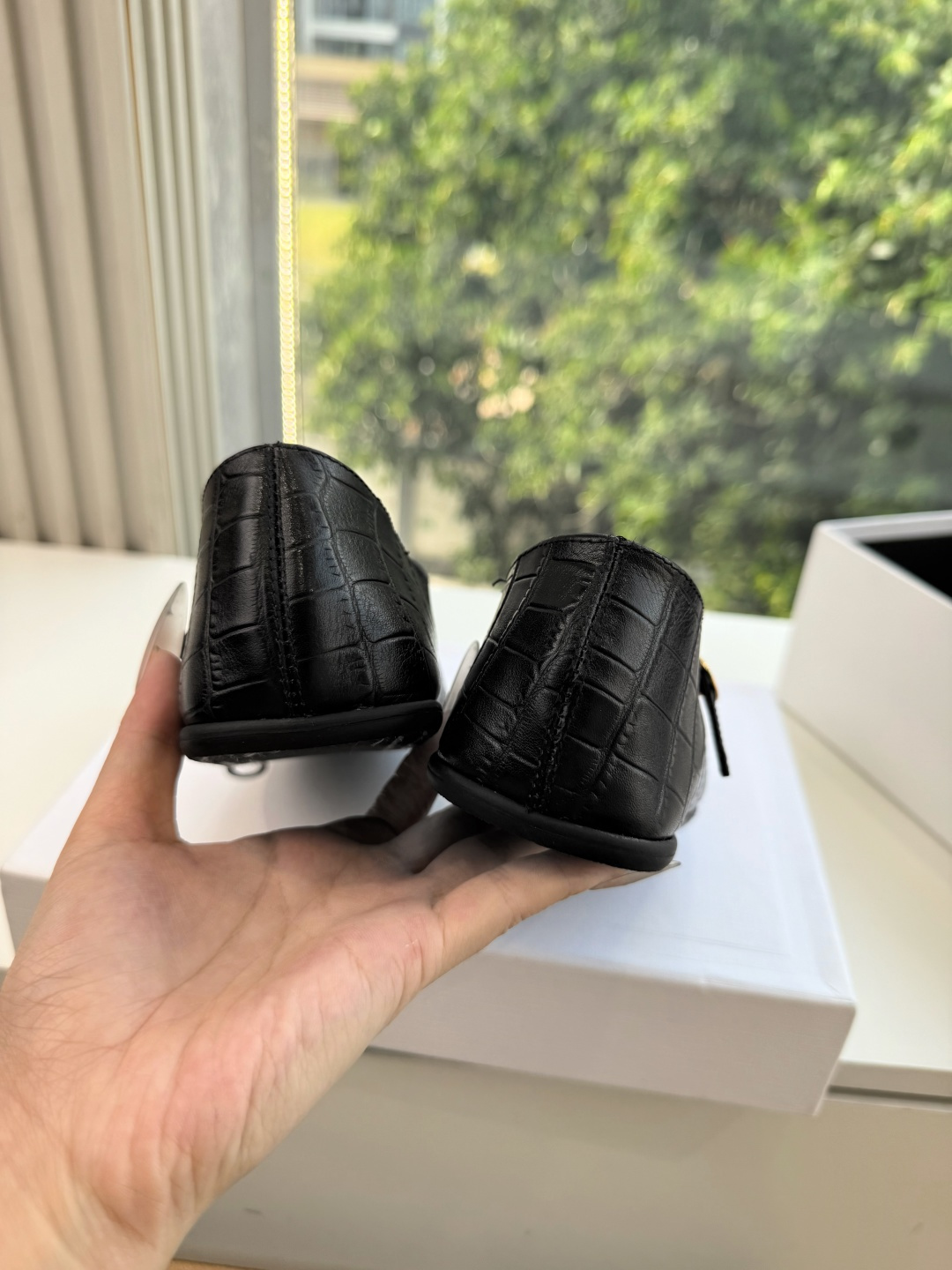 G339CELINE 赛琳 最新 Les系带英塞琳玛丽珍鞋简单舒服，干净利落，增高显腿细，无论是单穿还是搭配阔腿裤，高街