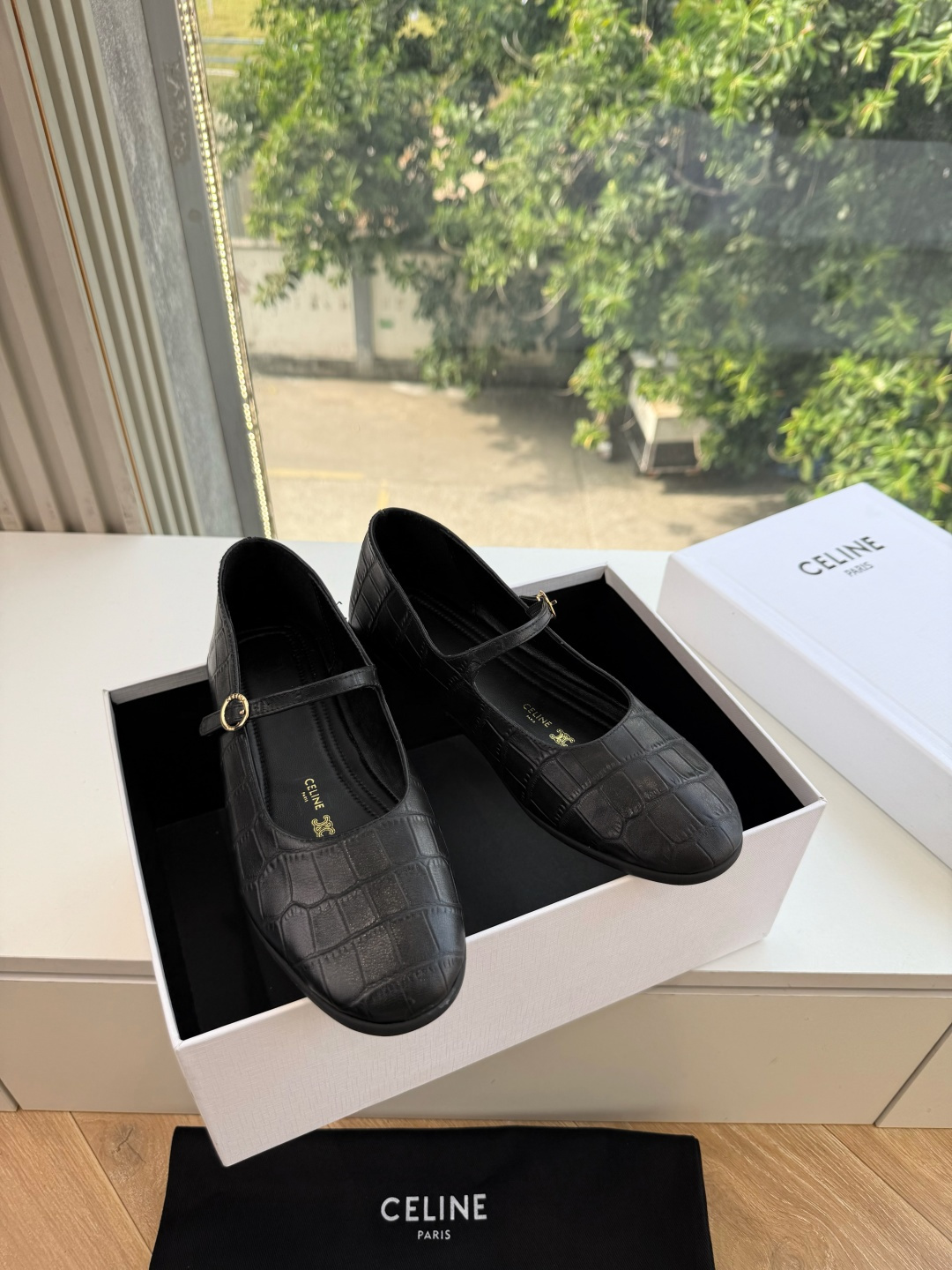 G339CELINE 赛琳 最新 Les系带英塞琳玛丽珍鞋简单舒服，干净利落，增高显腿细，无论是单穿还是搭配阔腿裤，高街