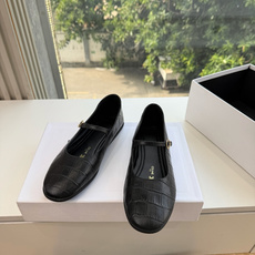 G339CELINE 赛琳 最新 Les系带英塞琳玛丽珍鞋简单舒服,干净利落,增高显腿细,无论是单穿还是搭配阔腿裤,高街 G339CELINE 赛琳 最新 Les系带英塞琳玛丽珍鞋简单舒服,干净利落,增高显腿细,无论是单穿还是搭配阔腿裤,高街