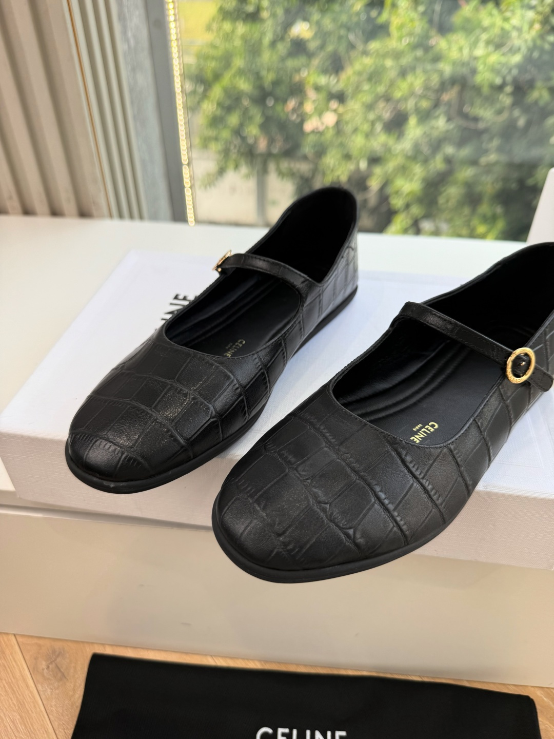G339CELINE 赛琳 最新 Les系带英塞琳玛丽珍鞋简单舒服，干净利落，增高显腿细，无论是单穿还是搭配阔腿裤，高街