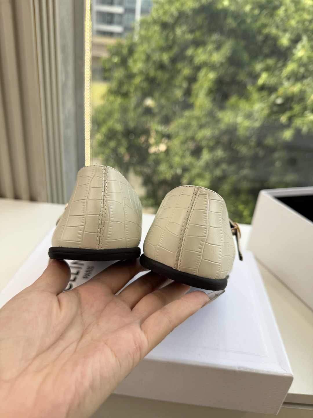 G339CELINE 赛琳 最新 Les系带英塞琳玛丽珍鞋简单舒服，干净利落，增高显腿细，无论是单穿还是搭配阔腿裤，高街