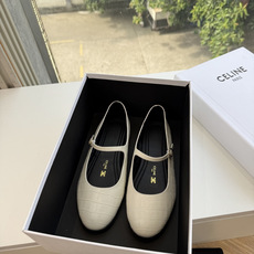 G339CELINE 赛琳 最新 Les系带英塞琳玛丽珍鞋简单舒服,干净利落,增高显腿细,无论是单穿还是搭配阔腿裤,高街 G339CELINE 赛琳 最新 Les系带英塞琳玛丽珍鞋简单舒服,干净利落,增高显腿细,无论是单穿还是搭配阔腿裤,高街