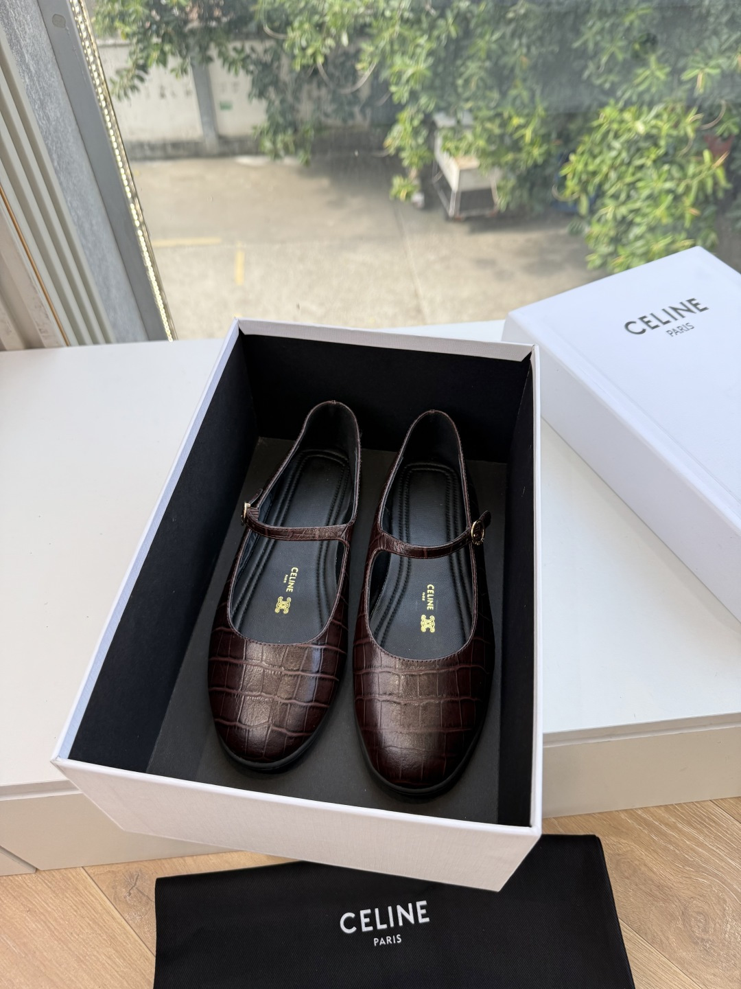 G339CELINE 赛琳 最新 Les系带英塞琳玛丽珍鞋简单舒服，干净利落，增高显腿细，无论是单穿还是搭配阔腿裤，高街