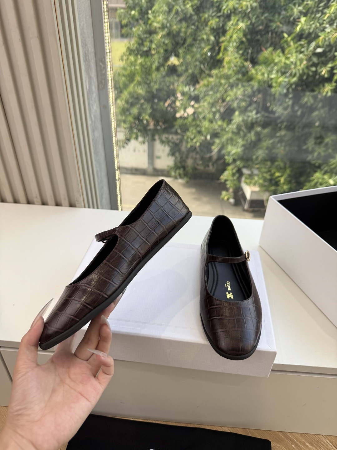 G339CELINE 赛琳 最新 Les系带英塞琳玛丽珍鞋简单舒服，干净利落，增高显腿细，无论是单穿还是搭配阔腿裤，高街