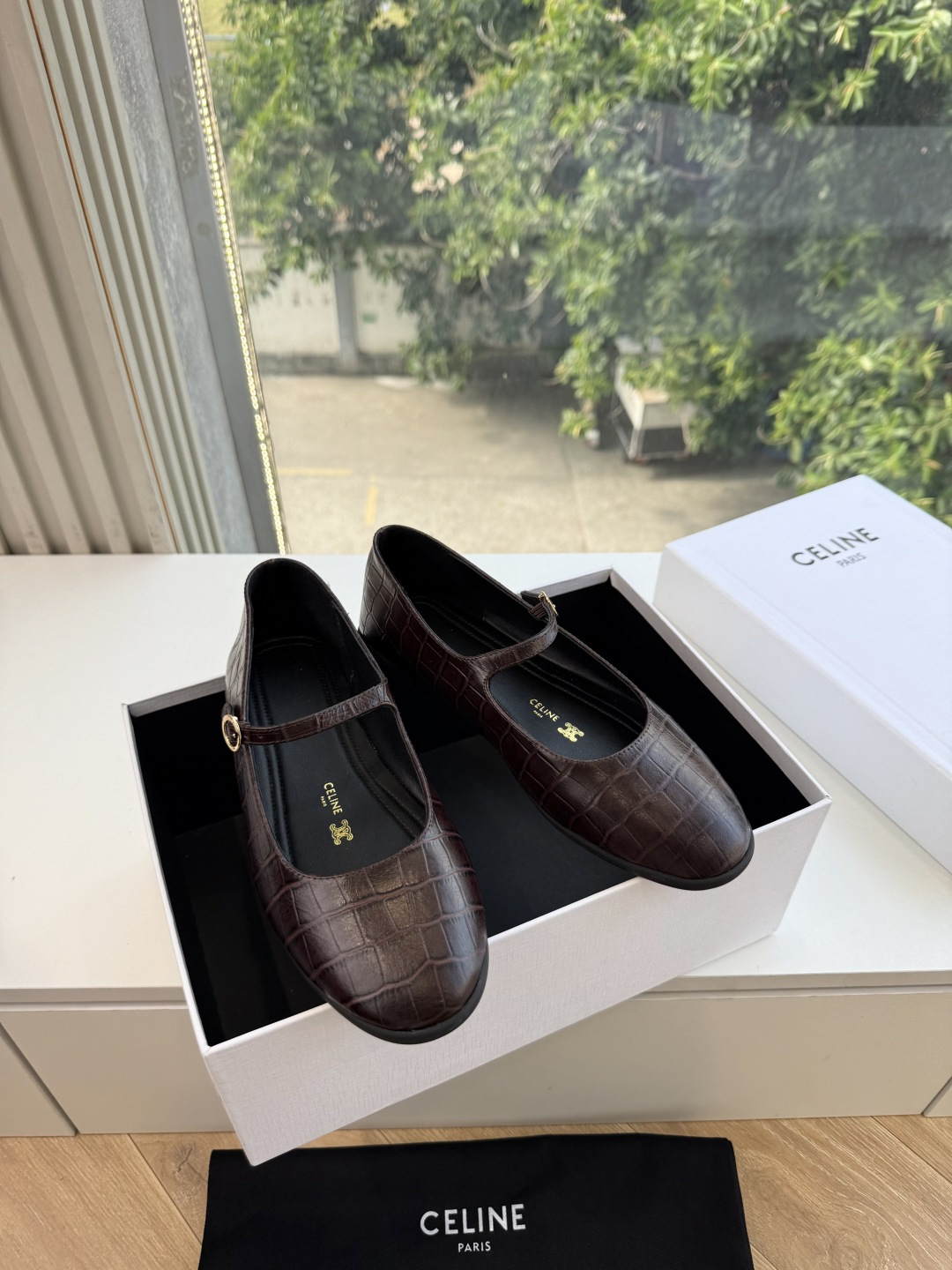 G339CELINE 赛琳 最新 Les系带英塞琳玛丽珍鞋简单舒服，干净利落，增高显腿细，无论是单穿还是搭配阔腿裤，高街