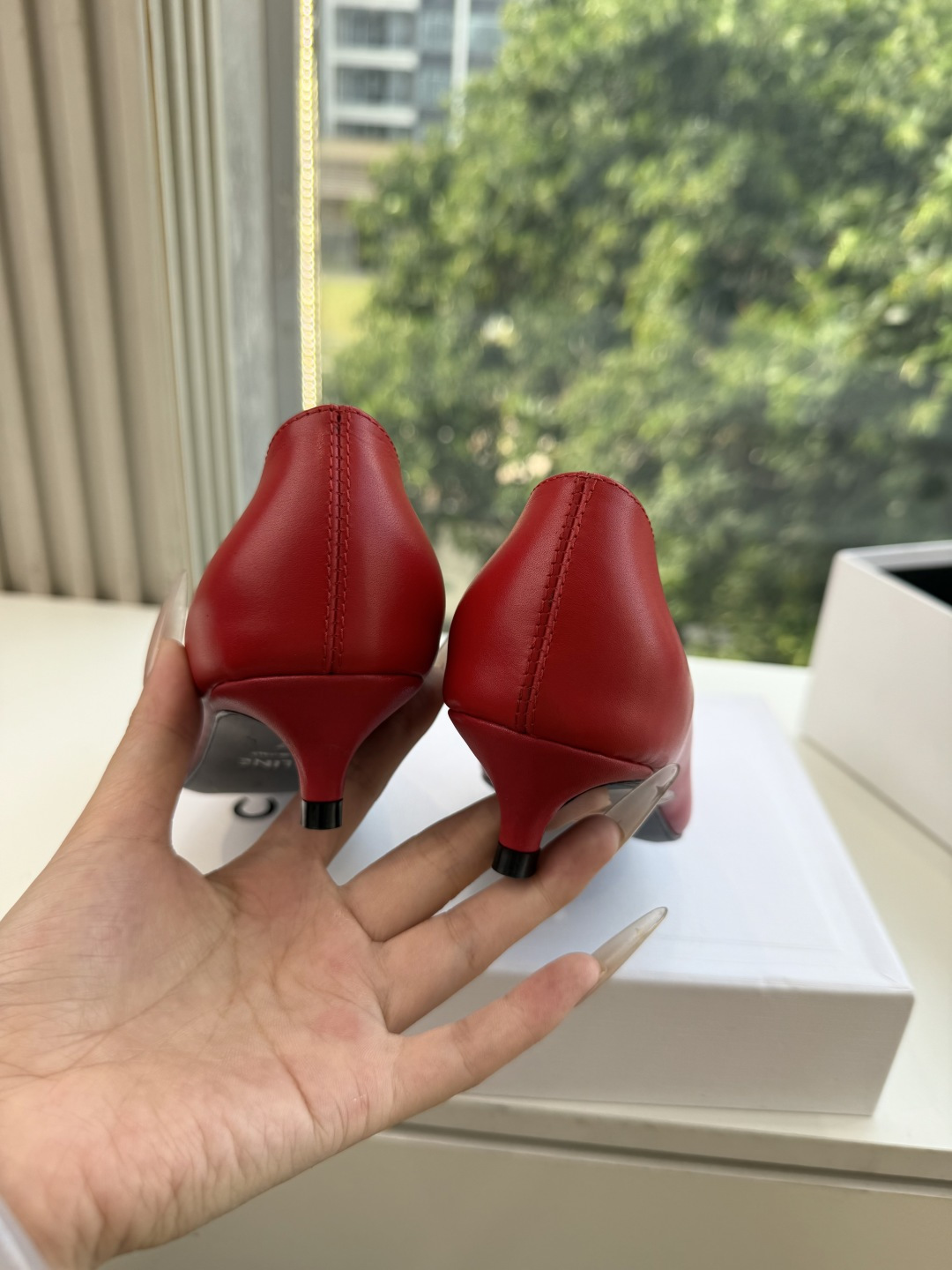 G339CELINE 赛琳 最新 Les系带英塞琳玛丽珍鞋简单舒服，干净利落，增高显腿细，无论是单穿还是搭配阔腿裤，高街