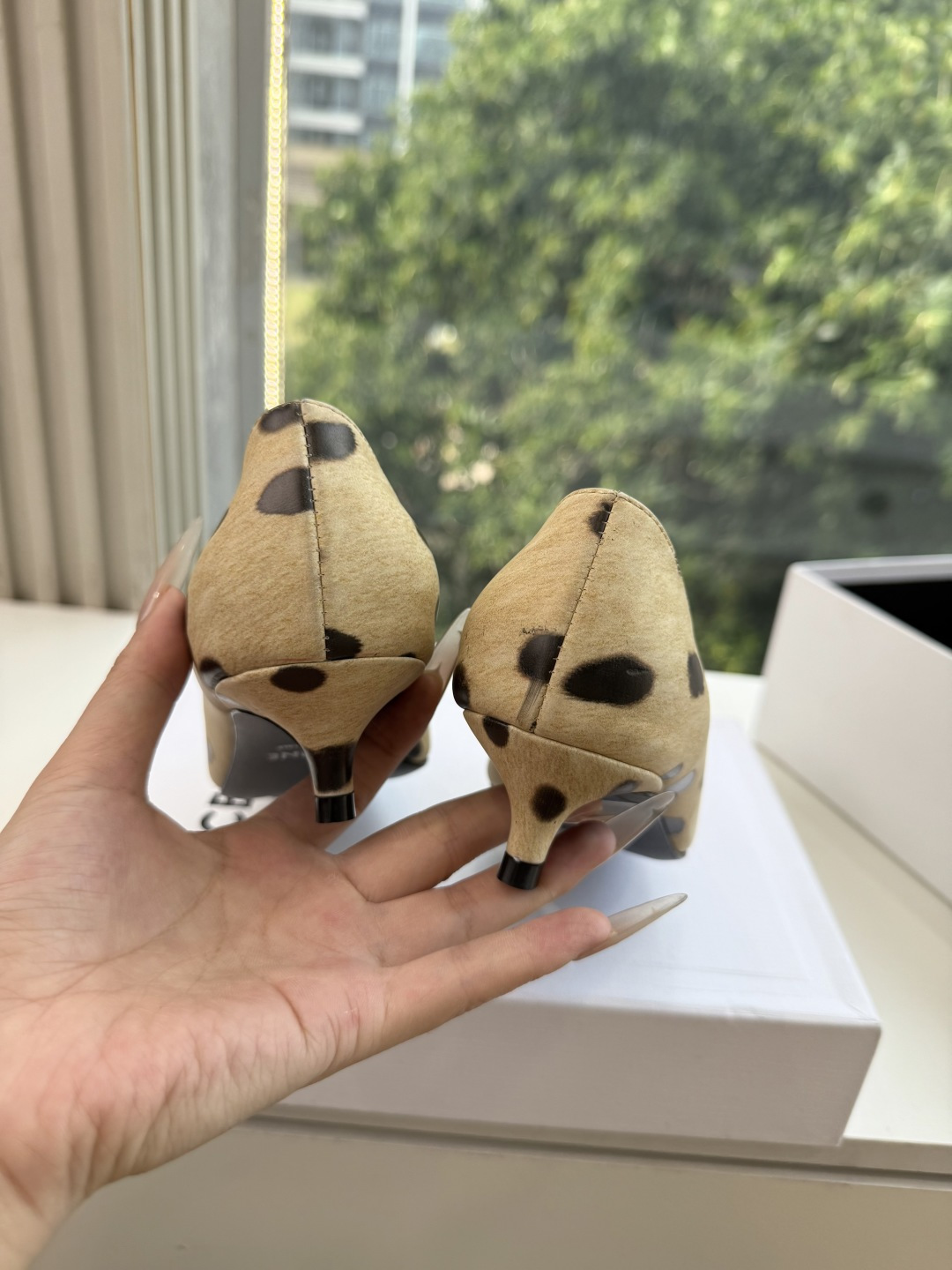 G339CELINE 赛琳 最新 Les系带英塞琳玛丽珍鞋简单舒服，干净利落，增高显腿细，无论是单穿还是搭配阔腿裤，高街
