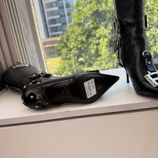 G289Balenciag*巴黎世家尖头切尔西短靴骑士靴酷飒出街,超有个性,独特翻折设计,个性又前卫,金属扣点缀,酷感十 G289Balenciag*巴黎世家尖头切尔西短靴骑士靴酷飒出街,超有个性,独特翻折设计,个性又前卫,金属扣点缀,酷感十