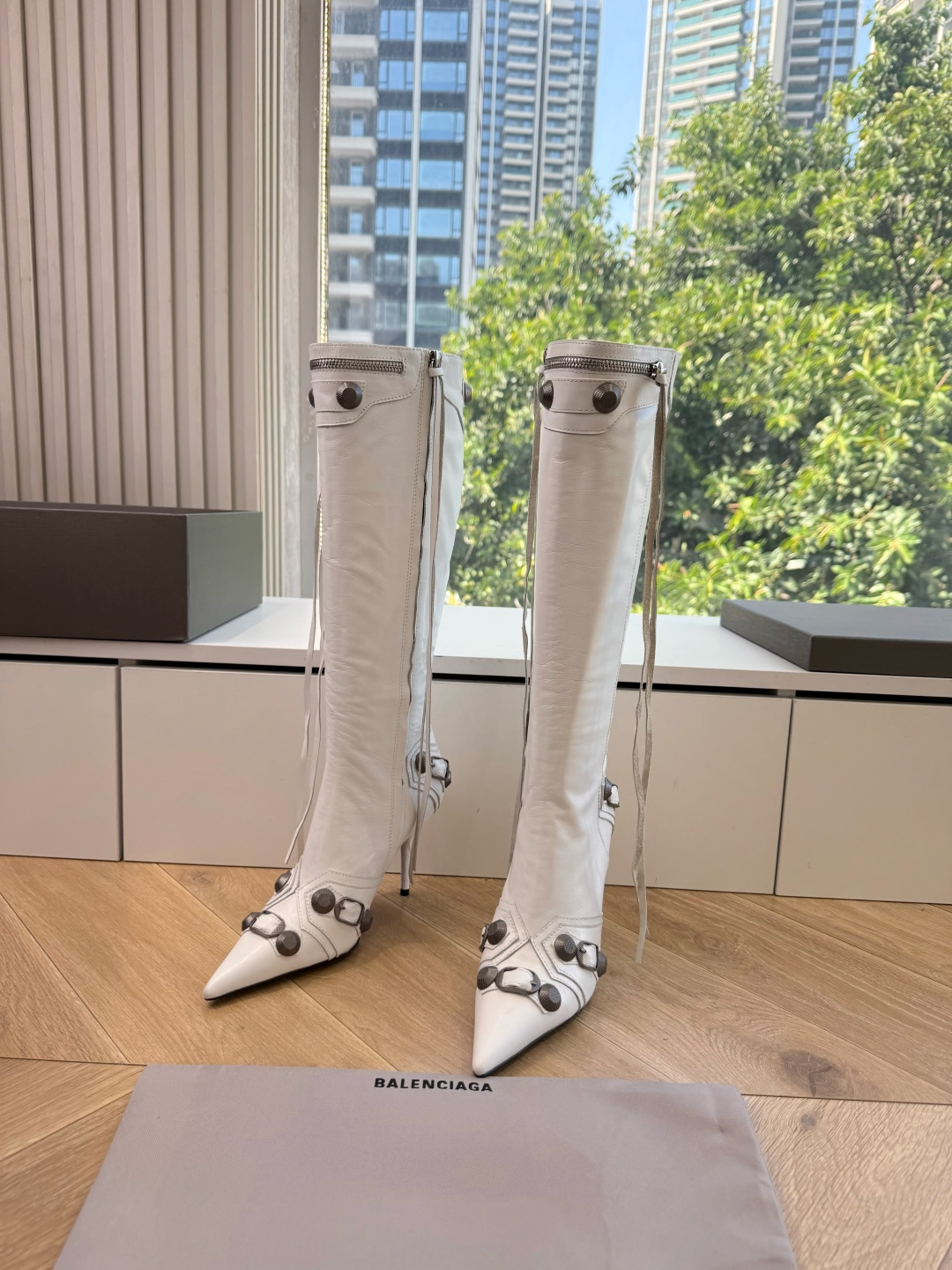 G289Balenciag*巴黎世家尖头切尔西短靴骑士靴酷飒出街，超有个性，独特翻折设计，个性又前卫，金属扣点缀，酷感十