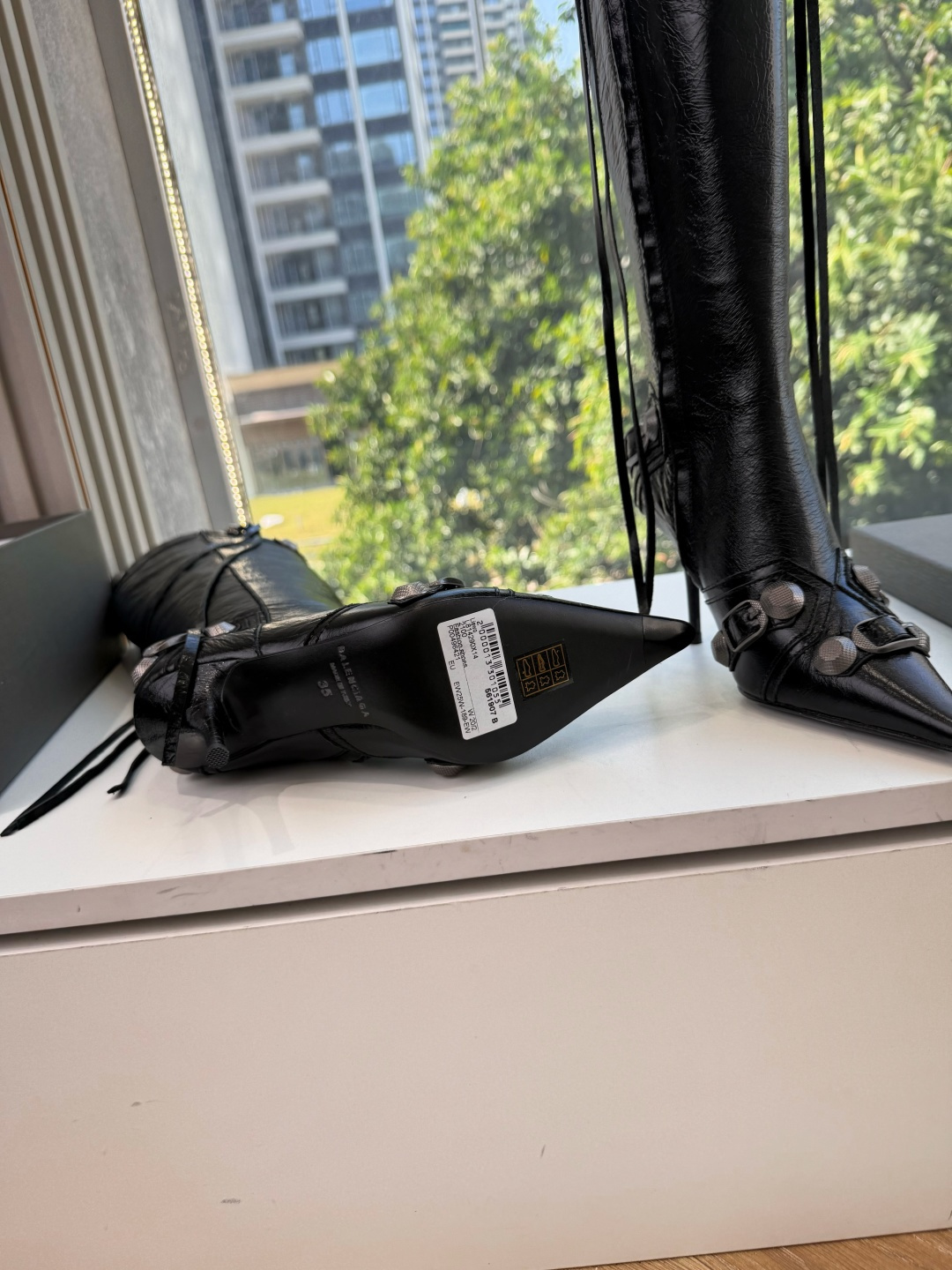 G289Balenciag*巴黎世家尖头切尔西短靴骑士靴酷飒出街,超有个性,独特翻折设计,个性又前卫,金属扣点缀,酷感十 G289Balenciag*巴黎世家尖头切尔西短靴骑士靴酷飒出街,超有个性,独特翻折设计,个性又前卫,金属扣点缀,酷感十