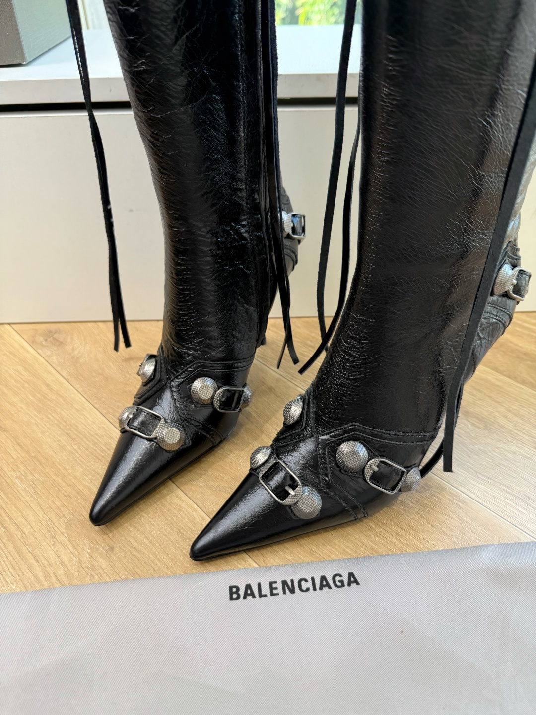 G289Balenciag*巴黎世家尖头切尔西短靴骑士靴酷飒出街,超有个性,独特翻折设计,个性又前卫,金属扣点缀,酷感十 G289Balenciag*巴黎世家尖头切尔西短靴骑士靴酷飒出街,超有个性,独特翻折设计,个性又前卫,金属扣点缀,酷感十