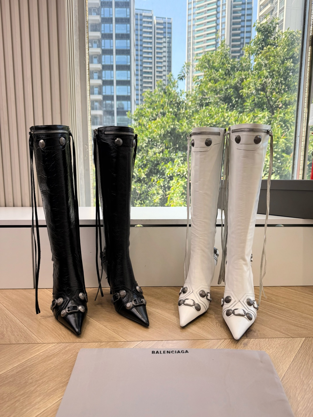 G289Balenciag*巴黎世家尖头切尔西短靴骑士靴酷飒出街，超有个性，独特翻折设计，个性又前卫，金属扣点缀，酷感十