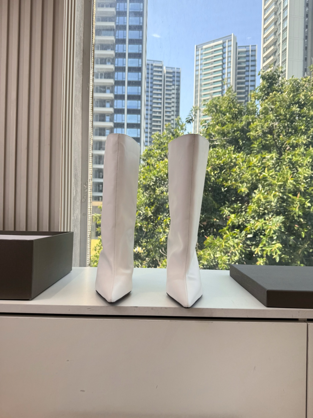 G289Balenciag*巴黎世家尖头切尔西短靴骑士靴酷飒出街，超有个性，独特翻折设计，个性又前卫，金属扣点缀，酷感十