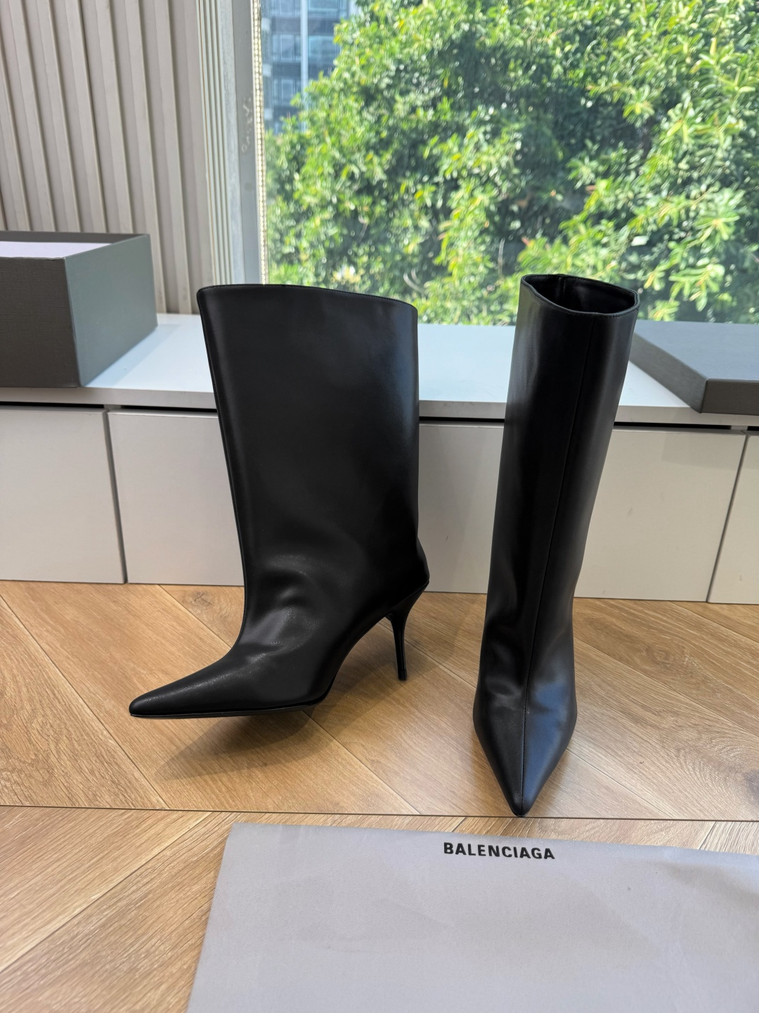 G289Balenciag*巴黎世家尖头切尔西短靴骑士靴酷飒出街,超有个性,独特翻折设计,个性又前卫,金属扣点缀,酷感十 G289Balenciag*巴黎世家尖头切尔西短靴骑士靴酷飒出街,超有个性,独特翻折设计,个性又前卫,金属扣点缀,酷感十