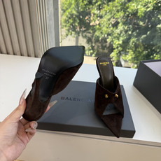 G289所见即所得Balenciag巴黎世家芭蕾高跟单鞋舞鞋巴黎世家非常经典的设计,高跟鞋非常性感,搭配狂野自我!不羁风 G289所见即所得Balenciag巴黎世家芭蕾高跟单鞋舞鞋巴黎世家非常经典的设计,高跟鞋非常性感,搭配狂野自我!不羁风