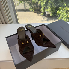 G289所见即所得Balenciag巴黎世家芭蕾高跟单鞋舞鞋巴黎世家非常经典的设计,高跟鞋非常性感,搭配狂野自我!不羁风 G289所见即所得Balenciag巴黎世家芭蕾高跟单鞋舞鞋巴黎世家非常经典的设计,高跟鞋非常性感,搭配狂野自我!不羁风
