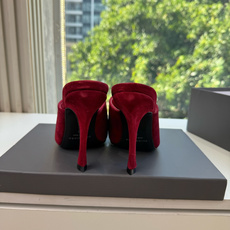 G289所见即所得Balenciag巴黎世家芭蕾高跟单鞋舞鞋巴黎世家非常经典的设计,高跟鞋非常性感,搭配狂野自我!不羁风 G289所见即所得Balenciag巴黎世家芭蕾高跟单鞋舞鞋巴黎世家非常经典的设计,高跟鞋非常性感,搭配狂野自我!不羁风