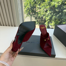G289所见即所得Balenciag巴黎世家芭蕾高跟单鞋舞鞋巴黎世家非常经典的设计,高跟鞋非常性感,搭配狂野自我!不羁风 G289所见即所得Balenciag巴黎世家芭蕾高跟单鞋舞鞋巴黎世家非常经典的设计,高跟鞋非常性感,搭配狂野自我!不羁风