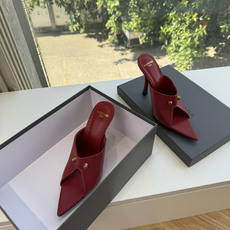 G289所见即所得Balenciag巴黎世家芭蕾高跟单鞋舞鞋巴黎世家非常经典的设计,高跟鞋非常性感,搭配狂野自我!不羁风 G289所见即所得Balenciag巴黎世家芭蕾高跟单鞋舞鞋巴黎世家非常经典的设计,高跟鞋非常性感,搭配狂野自我!不羁风