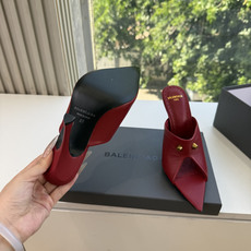 G289所见即所得Balenciag巴黎世家芭蕾高跟单鞋舞鞋巴黎世家非常经典的设计,高跟鞋非常性感,搭配狂野自我!不羁风 G289所见即所得Balenciag巴黎世家芭蕾高跟单鞋舞鞋巴黎世家非常经典的设计,高跟鞋非常性感,搭配狂野自我!不羁风