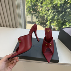 G289所见即所得Balenciag巴黎世家芭蕾高跟单鞋舞鞋巴黎世家非常经典的设计,高跟鞋非常性感,搭配狂野自我!不羁风 G289所见即所得Balenciag巴黎世家芭蕾高跟单鞋舞鞋巴黎世家非常经典的设计,高跟鞋非常性感,搭配狂野自我!不羁风