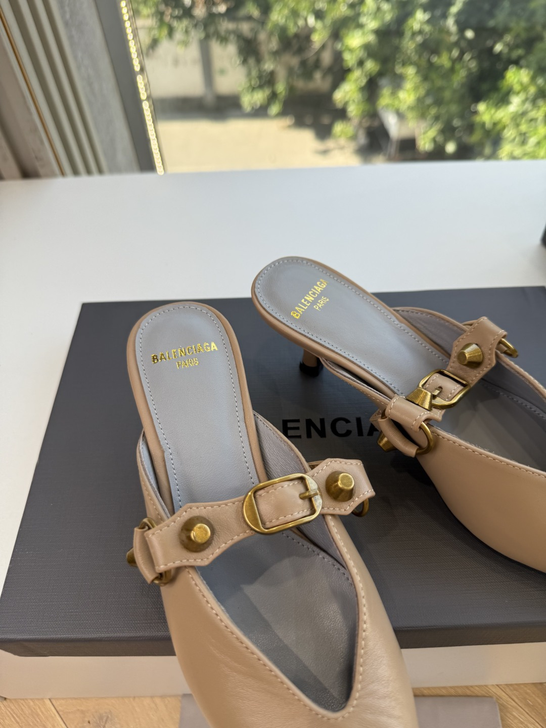 G289所见即所得Balenciag巴黎世家芭蕾高跟单鞋舞鞋巴黎世家非常经典的设计，高跟鞋非常性感，搭配狂野自我！不羁风