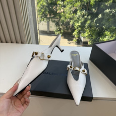 G289所见即所得Balenciag巴黎世家芭蕾高跟单鞋舞鞋巴黎世家非常经典的设计,高跟鞋非常性感,搭配狂野自我!不羁风 G289所见即所得Balenciag巴黎世家芭蕾高跟单鞋舞鞋巴黎世家非常经典的设计,高跟鞋非常性感,搭配狂野自我!不羁风