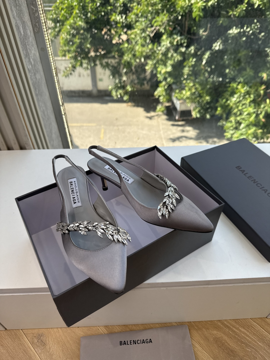 G289所见即所得Balenciag巴黎世家芭蕾高跟单鞋舞鞋巴黎世家非常经典的设计,高跟鞋非常性感,搭配狂野自我!不羁风 G289所见即所得Balenciag巴黎世家芭蕾高跟单鞋舞鞋巴黎世家非常经典的设计,高跟鞋非常性感,搭配狂野自我!不羁风
