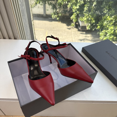 G289所见即所得Balenciag巴黎世家芭蕾高跟单鞋舞鞋巴黎世家非常经典的设计,高跟鞋非常性感,搭配狂野自我!不羁风 G289所见即所得Balenciag巴黎世家芭蕾高跟单鞋舞鞋巴黎世家非常经典的设计,高跟鞋非常性感,搭配狂野自我!不羁风