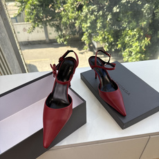 G289所见即所得Balenciag巴黎世家芭蕾高跟单鞋舞鞋巴黎世家非常经典的设计,高跟鞋非常性感,搭配狂野自我!不羁风 G289所见即所得Balenciag巴黎世家芭蕾高跟单鞋舞鞋巴黎世家非常经典的设计,高跟鞋非常性感,搭配狂野自我!不羁风