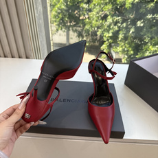 G289所见即所得Balenciag巴黎世家芭蕾高跟单鞋舞鞋巴黎世家非常经典的设计,高跟鞋非常性感,搭配狂野自我!不羁风 G289所见即所得Balenciag巴黎世家芭蕾高跟单鞋舞鞋巴黎世家非常经典的设计,高跟鞋非常性感,搭配狂野自我!不羁风