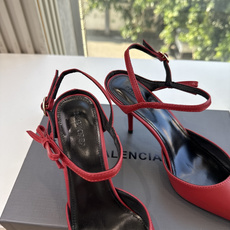 G289所见即所得Balenciag巴黎世家芭蕾高跟单鞋舞鞋巴黎世家非常经典的设计,高跟鞋非常性感,搭配狂野自我!不羁风 G289所见即所得Balenciag巴黎世家芭蕾高跟单鞋舞鞋巴黎世家非常经典的设计,高跟鞋非常性感,搭配狂野自我!不羁风