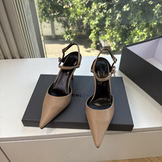 G289所见即所得Balenciag巴黎世家芭蕾高跟单鞋舞鞋巴黎世家非常经典的设计,高跟鞋非常性感,搭配狂野自我!不羁风 G289所见即所得Balenciag巴黎世家芭蕾高跟单鞋舞鞋巴黎世家非常经典的设计,高跟鞋非常性感,搭配狂野自我!不羁风