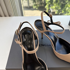 G289所见即所得Balenciag巴黎世家芭蕾高跟单鞋舞鞋巴黎世家非常经典的设计,高跟鞋非常性感,搭配狂野自我!不羁风 G289所见即所得Balenciag巴黎世家芭蕾高跟单鞋舞鞋巴黎世家非常经典的设计,高跟鞋非常性感,搭配狂野自我!不羁风
