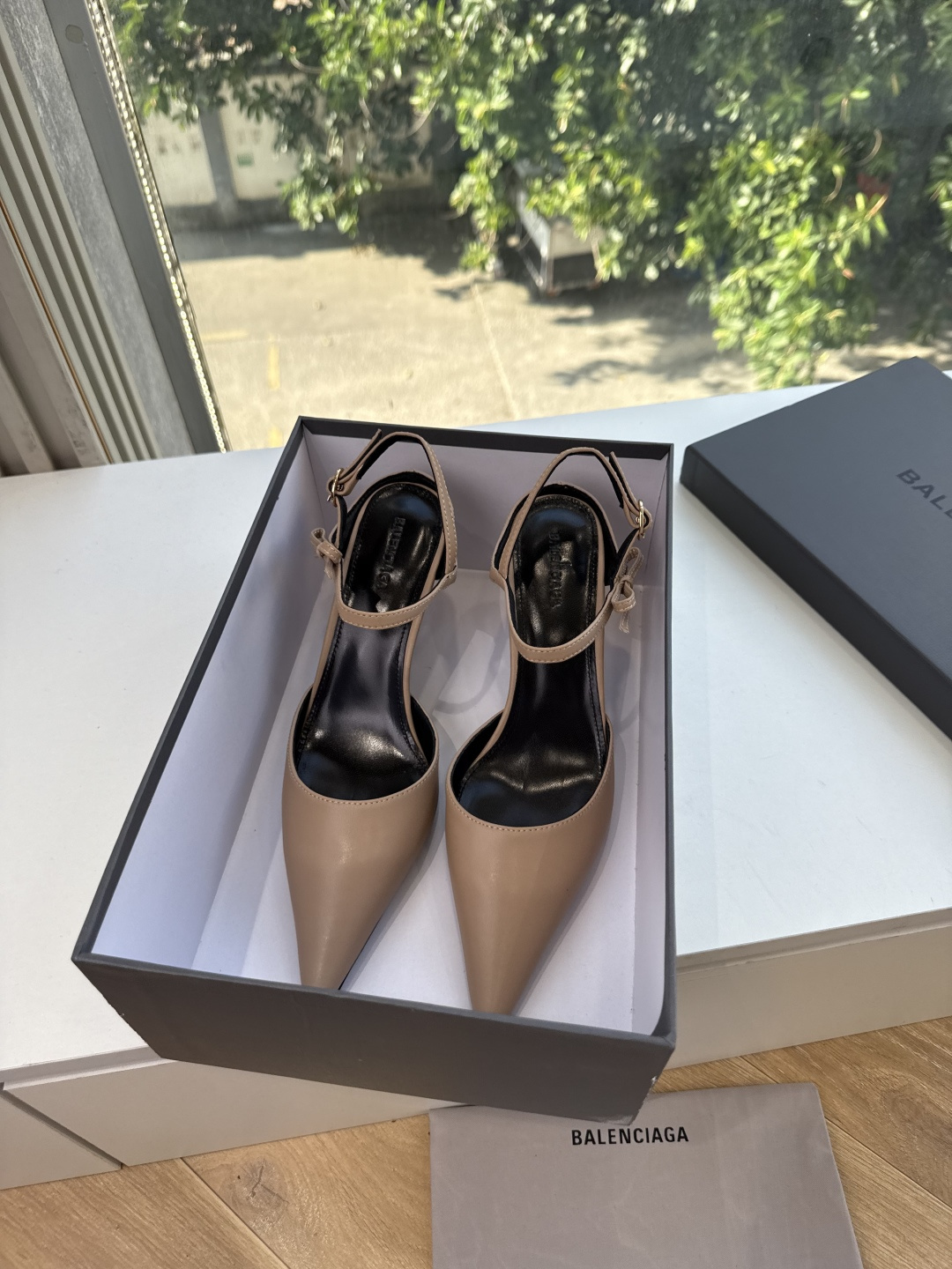 G289所见即所得Balenciag巴黎世家芭蕾高跟单鞋舞鞋巴黎世家非常经典的设计，高跟鞋非常性感，搭配狂野自我！不羁风