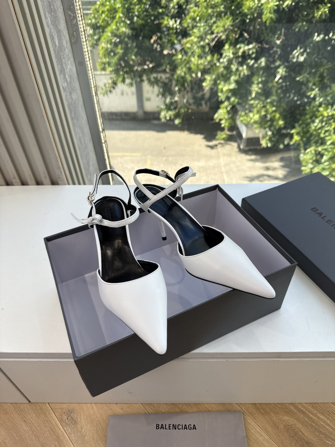 G289所见即所得Balenciag巴黎世家芭蕾高跟单鞋舞鞋巴黎世家非常经典的设计，高跟鞋非常性感，搭配狂野自我！不羁风